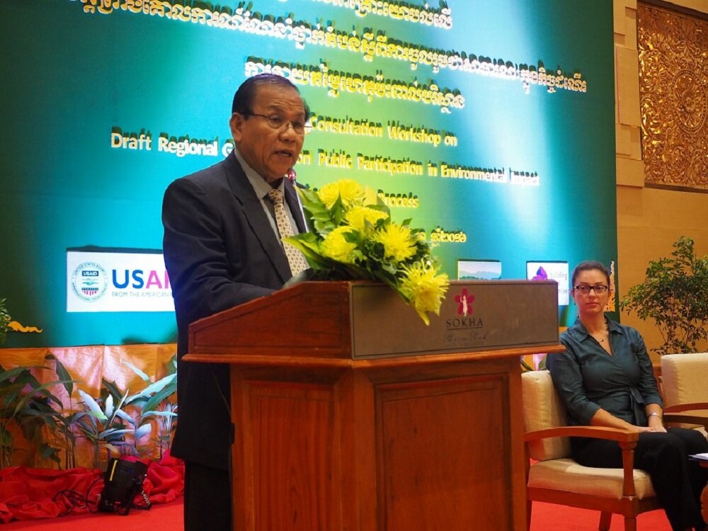 H.E. Sou Souvuth, Undersecretary of State, Ministry of Environment gives opening remarks at the Phnom Penh consultations. (Photo: MPE)